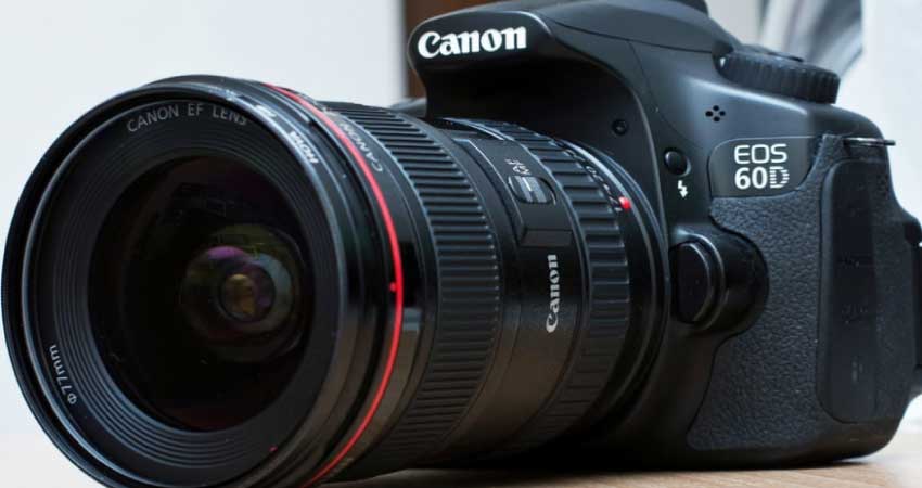 does the canon eos 60d have wifi
