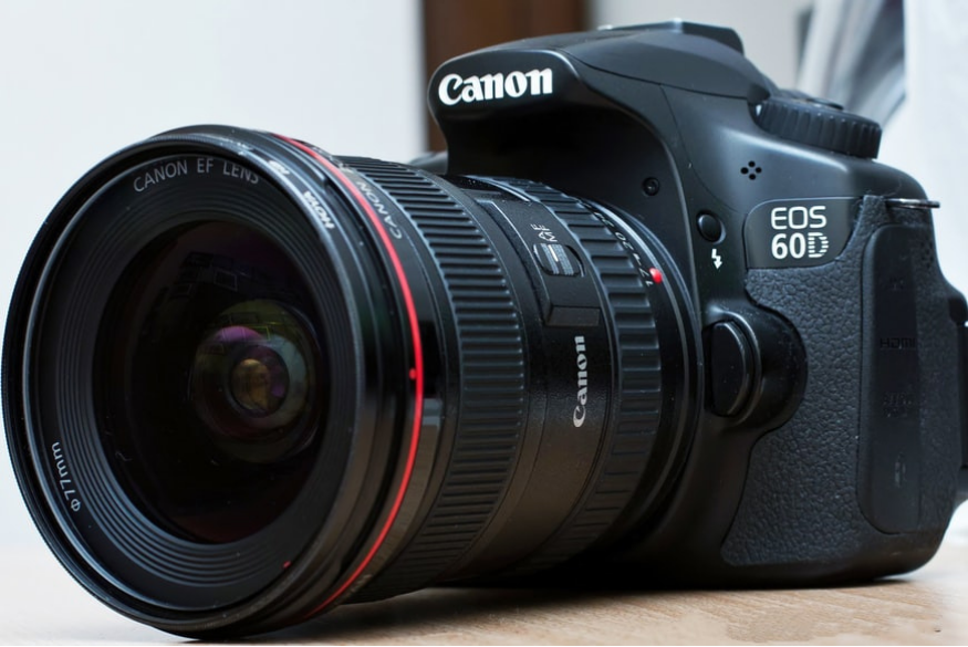 does the canon eos 60d have wifi