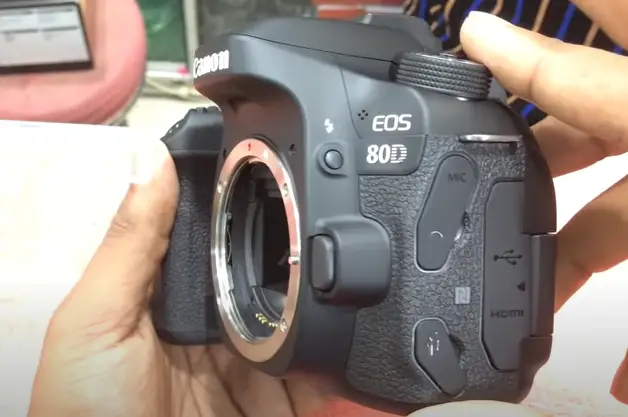 Does Canon 80d Have Bluetooth? Check Smart Features!
