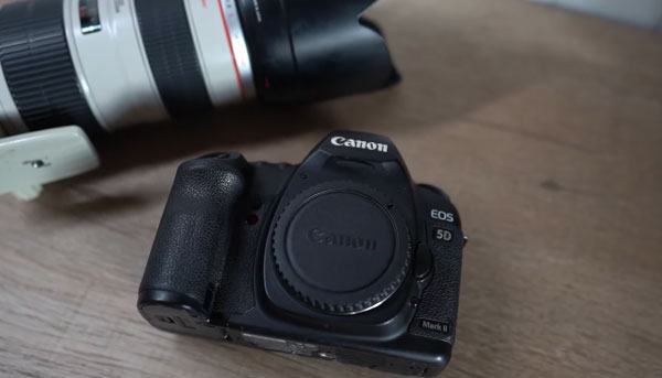 Alternatives to WiFi Connectivity: Does Canon 5D Mark II Have WiFi?